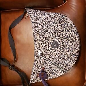 Kipling messenger sling bag